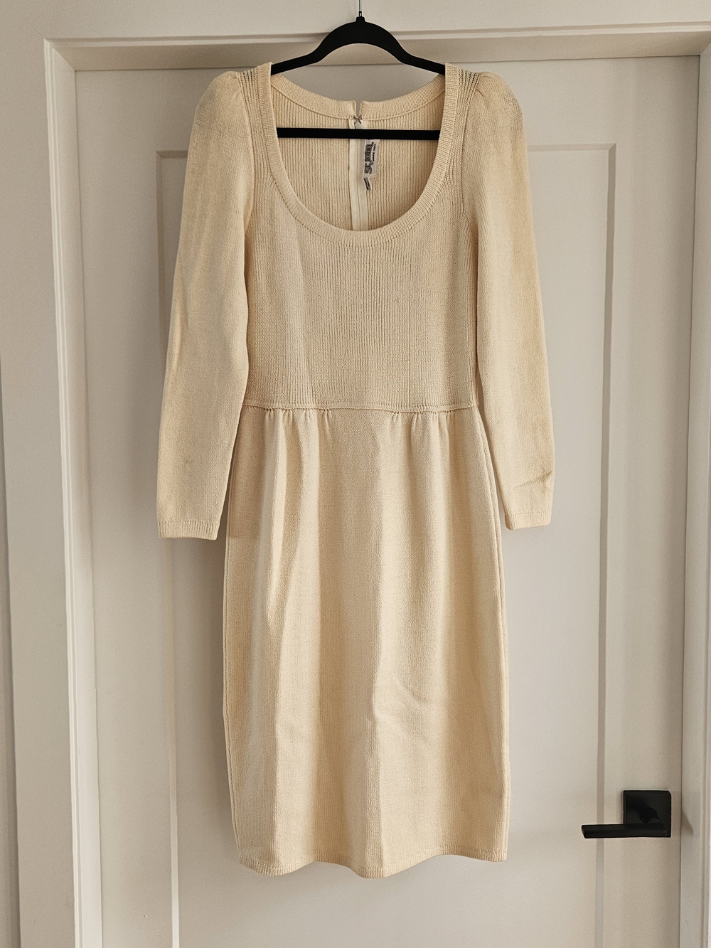 St. John Soft Cream Knit Long Sleeve Scoop Dress Vintage Sz 10